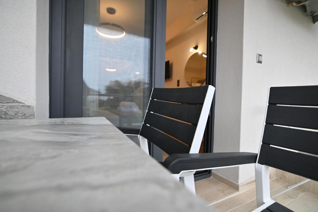Armonia Luxury Suites Vrasná Exteriér fotografie